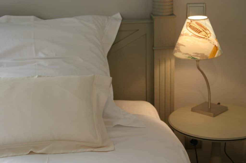 maries-corner-reference-lous-grits-detail-bed-1024×682
